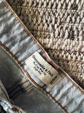 Abercrombie & FitchThe Crop Wide Leg High Rise 32/14 Curve Love